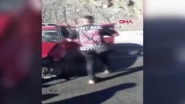 Hakkari Valisi’nin konvoyunda kaza! 2 kişi yaralandı Hakkari Valisi’nin konvoyunda kaza! 2 kişi yaralandı