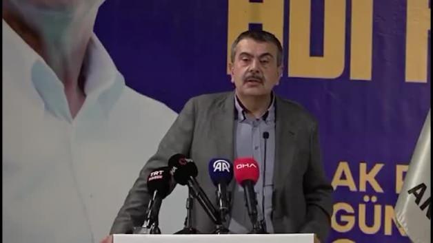 Bakan Yusuf Tekin eleştirilere “Ben vatan ve millet sevdalısı bir Türk evladıyım” dedi Bakan Yusuf Tekin eleştirilere “Ben vatan ve millet sevdalısı bir Türk evladıyım” dedi