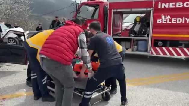Kastamonu’da feci kaza: Ölü ve yaralılar var Kastamonu’da feci kaza: Ölü ve yaralılar var