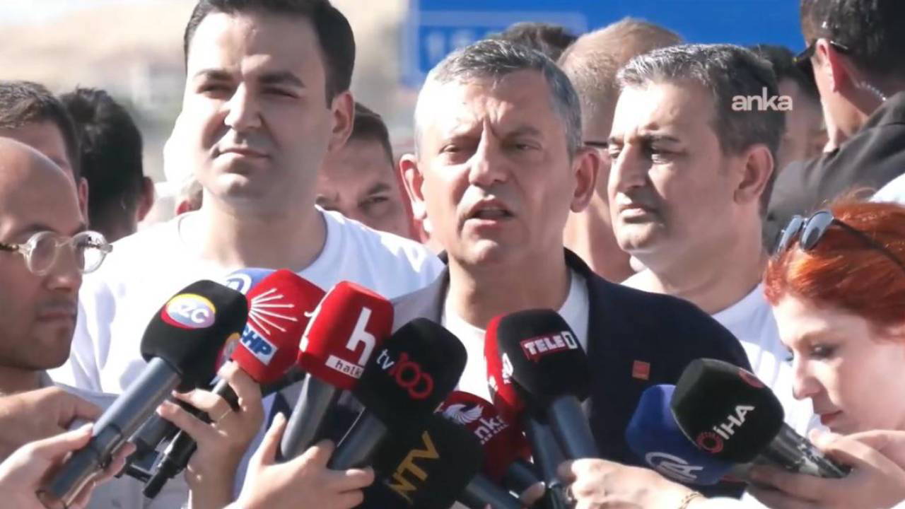 Özel’den Emniyet’in Atatürk’süz paylaşımına sert tepki: ‘Fotoğraftan Atatürk’ü silenleri millet kalbinden silmiştir’ – Son Dakika Siyaset Haberleri