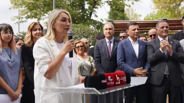 Aileler beşinci kez Saraçhane’de buluştu: ‘Keyfi gözaltılar ve tutuklamalar son bulsun’ – Son Dakika Siyaset Haberleri Aileler beşinci kez Saraçhane’de buluştu: ‘Keyfi gözaltılar ve tutuklamalar son bulsun’ – Son Dakika Siyaset Haberleri
