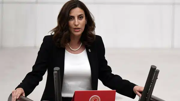 CHP’li Rızvanoğlu’ndan su krizi açıklaması: ‘Melen çürütülüyor, Sazlıdere feda ediliyor’ – Son Dakika Siyaset Haberleri