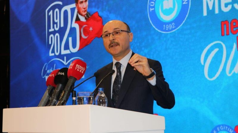 Talip Geylan’dan Mülakat Tepkisi: Yazık Bu Gençlere, Yazık Bu Emeklere! Talip Geylan’dan Mülakat Tepkisi: Yazık Bu Gençlere, Yazık Bu Emeklere!