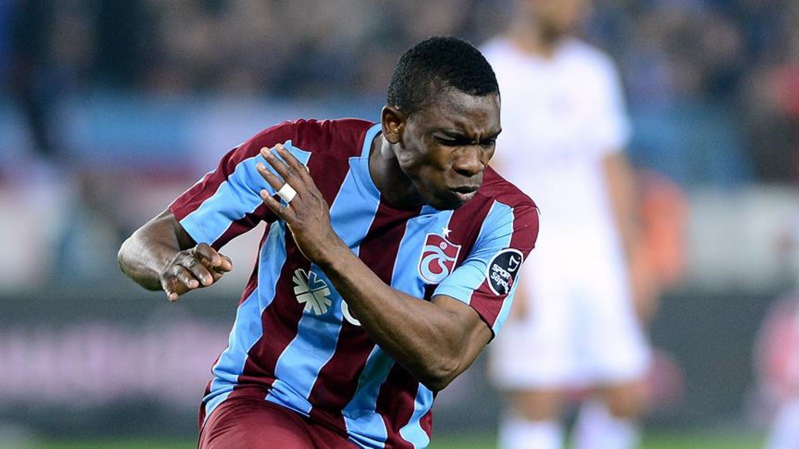 Türkiye’de de forma giyen Fabian Castillo’nun eşi azılı bir soyguncu ve çete üyesi çıktı! Türkiye’de de forma giyen Fabian Castillo’nun eşi azılı bir soyguncu ve çete üyesi çıktı!