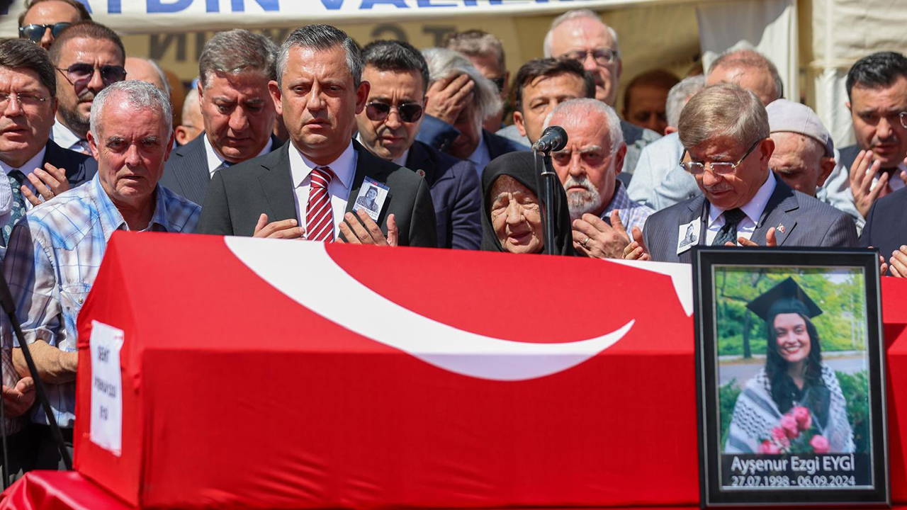 Özgür Özel, Ayşenur Ezgi Eygi’yi andı – Son Dakika Siyaset Haberleri
