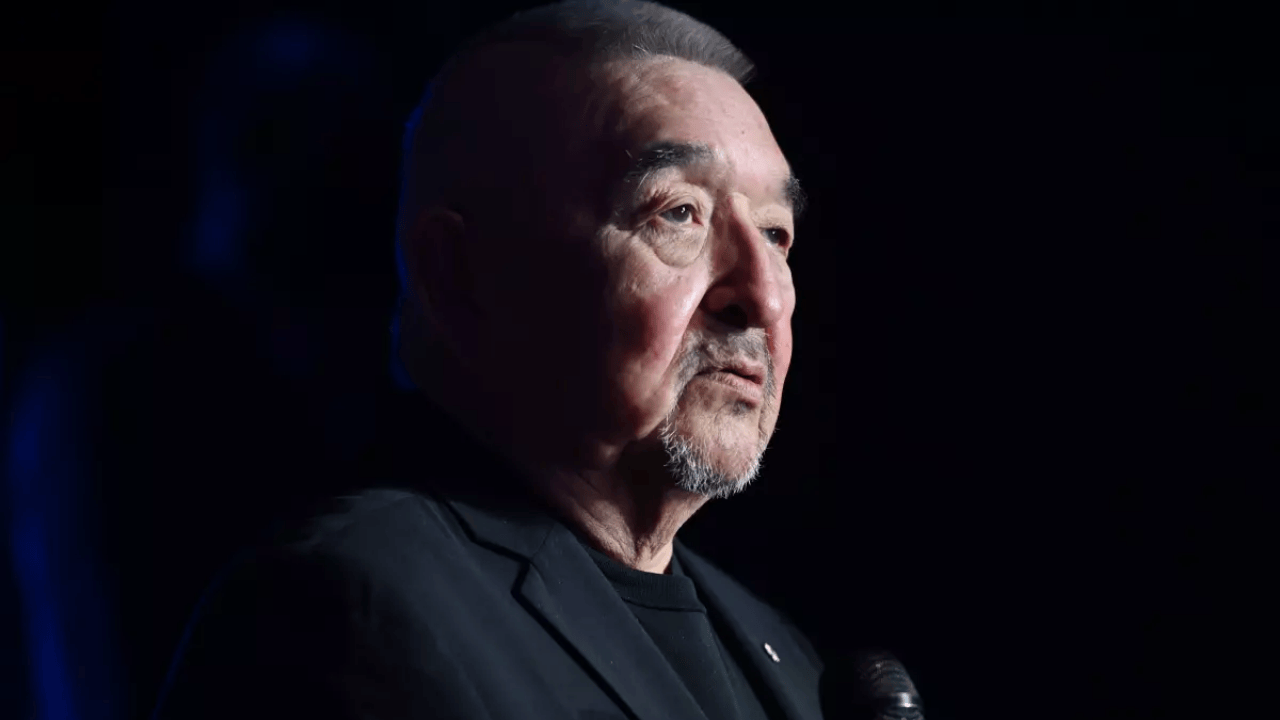 “Kurtlarla Dans” ile Oscar’a Aday Gösterilen Graham Greene 73 Yaşında Hayatını Kaybetti “Kurtlarla Dans” ile Oscar’a Aday Gösterilen Graham Greene 73 Yaşında Hayatını Kaybetti