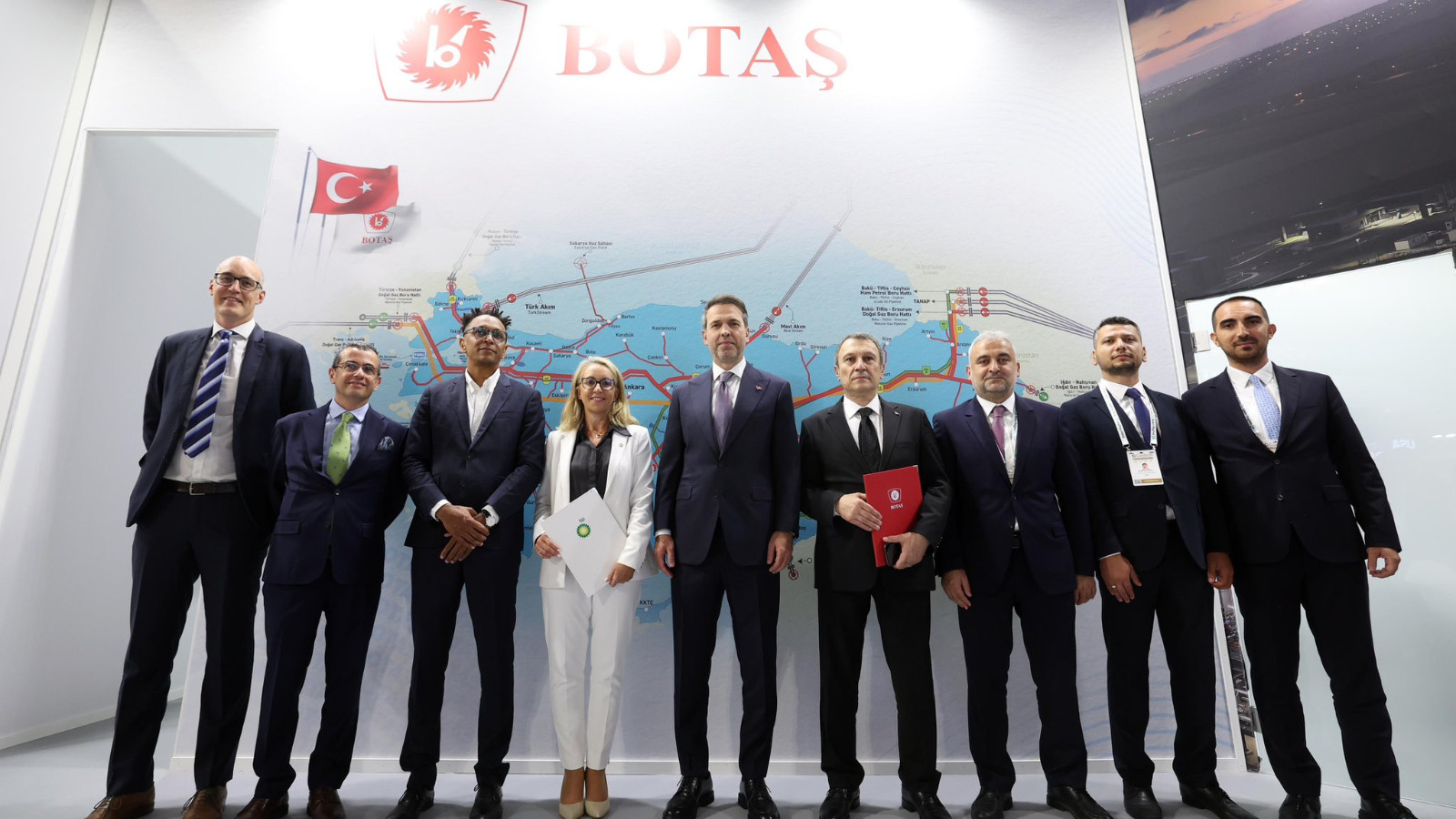 Bakan Bayraktar BOTAŞ ile BP arasındaki anlaşmayı duyurdu Bakan Bayraktar BOTAŞ ile BP arasındaki anlaşmayı duyurdu