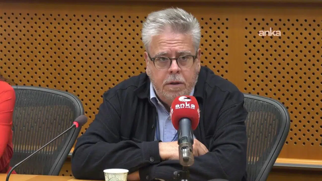 AP Türkiye Raportörü Amor’dan CHP il binasında yaşanan olaylara tepki: ‘Türkiye’de demokrasiye yönelik baskı, acımasız…’ – Son Dakika Siyaset Haberleri AP Türkiye Raportörü Amor’dan CHP il binasında yaşanan olaylara tepki: ‘Türkiye’de demokrasiye yönelik baskı, acımasız…’ – Son Dakika Siyaset Haberleri