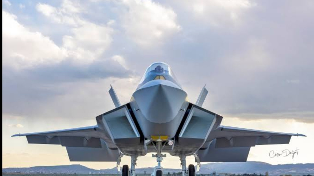 Siyasette KAAN tartışması | Bakan Fidan Üretim durdu, Cumhurbaşkanlığı Gecikme yok dedi Siyasette KAAN tartışması | Bakan Fidan Üretim durdu, Cumhurbaşkanlığı Gecikme yok dedi