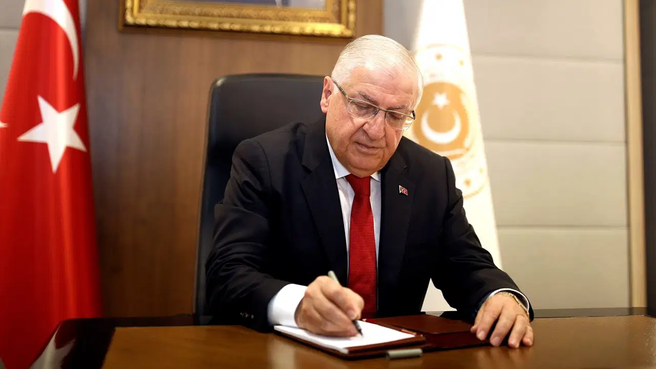 Bakan Güler’den 29 Ekim Cumhuriyet Bayramı mesajı: ‘Türk milletinin yeniden doğuşunun sembolü’ – Son Dakika Siyaset Haberleri