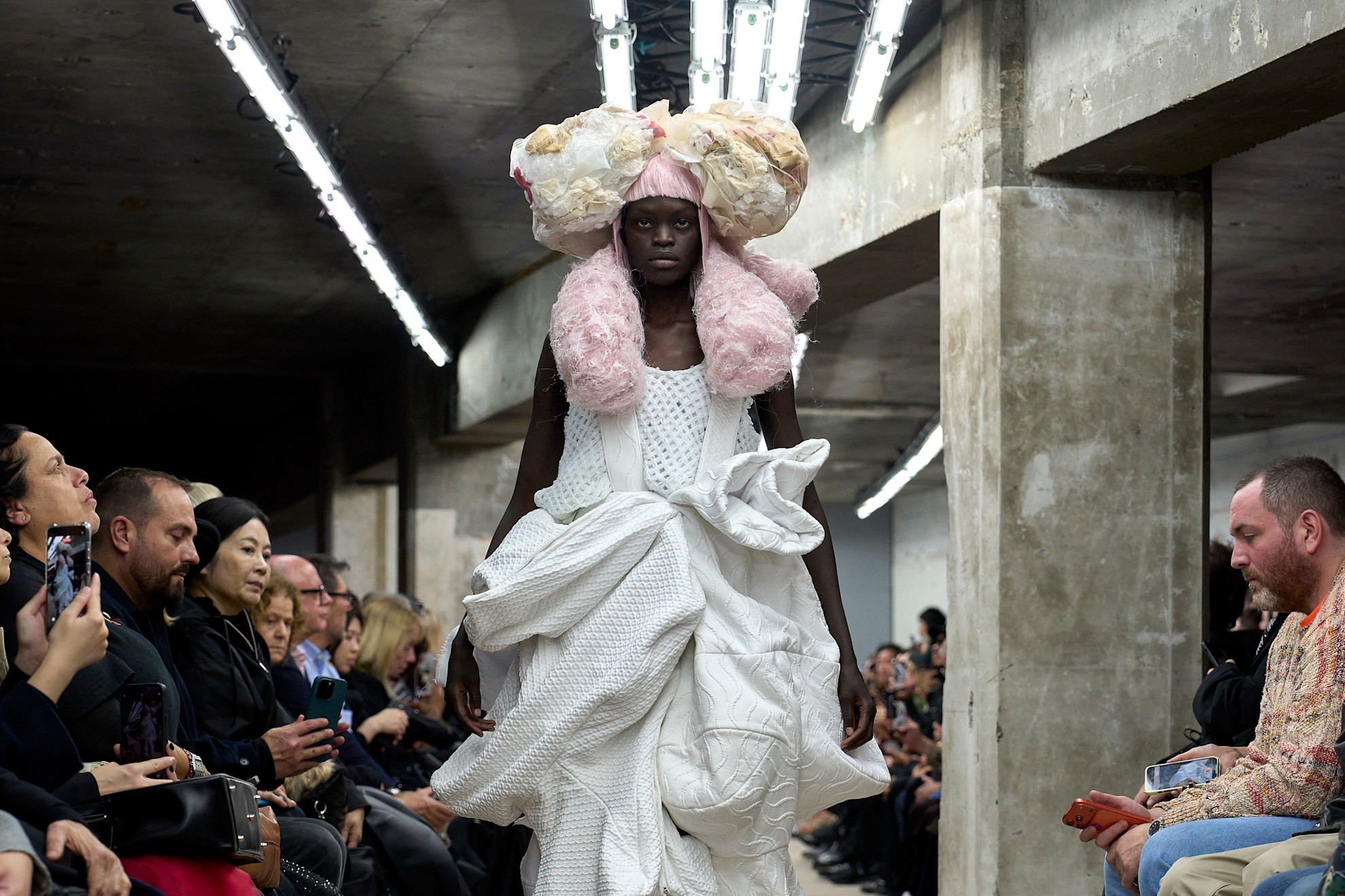 Paris Moda Haftası: Comme Des Garçons İlkbahar/Yaz 2026