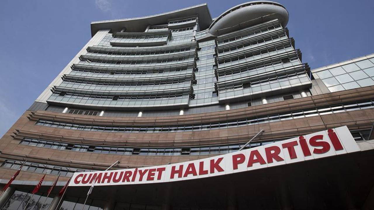 Son Dakika… YDK toplantısı sonrası kritik karar: Berhan Şimşek ve 2 isim CHP’den ihraç edildi! – Son Dakika Siyaset Haberleri