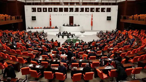 İktidarın seçim hazırlığı bütçede çıktı: ‘Yoksulu değil sandığı düşünerek hazırlanmış’ – Son Dakika Siyaset Haberleri