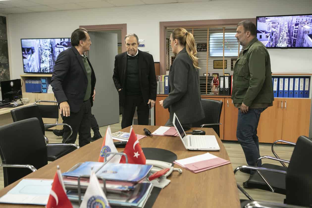 Arka Sokaklar 724. Bölümde Bozo Sude’yi buldu! Ali, Cevher’i vuracak mı? Arka Sokaklar 724. Bölümde Bozo Sude’yi buldu! Ali, Cevher’i vuracak mı?