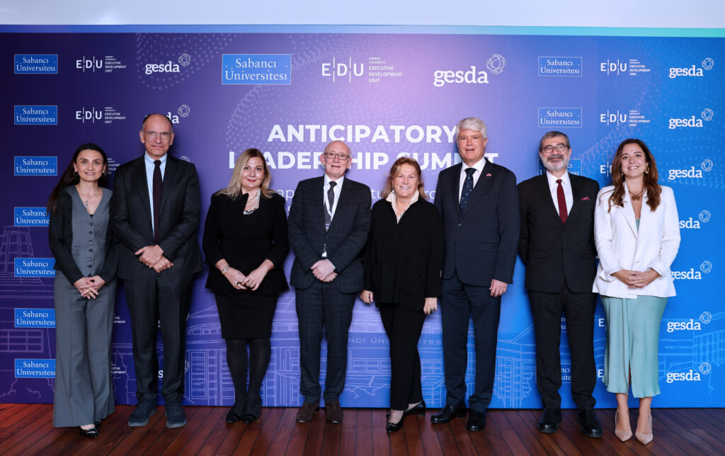 Bilimin ışığında geleceğin liderlik anlayışını masaya yatırdılar