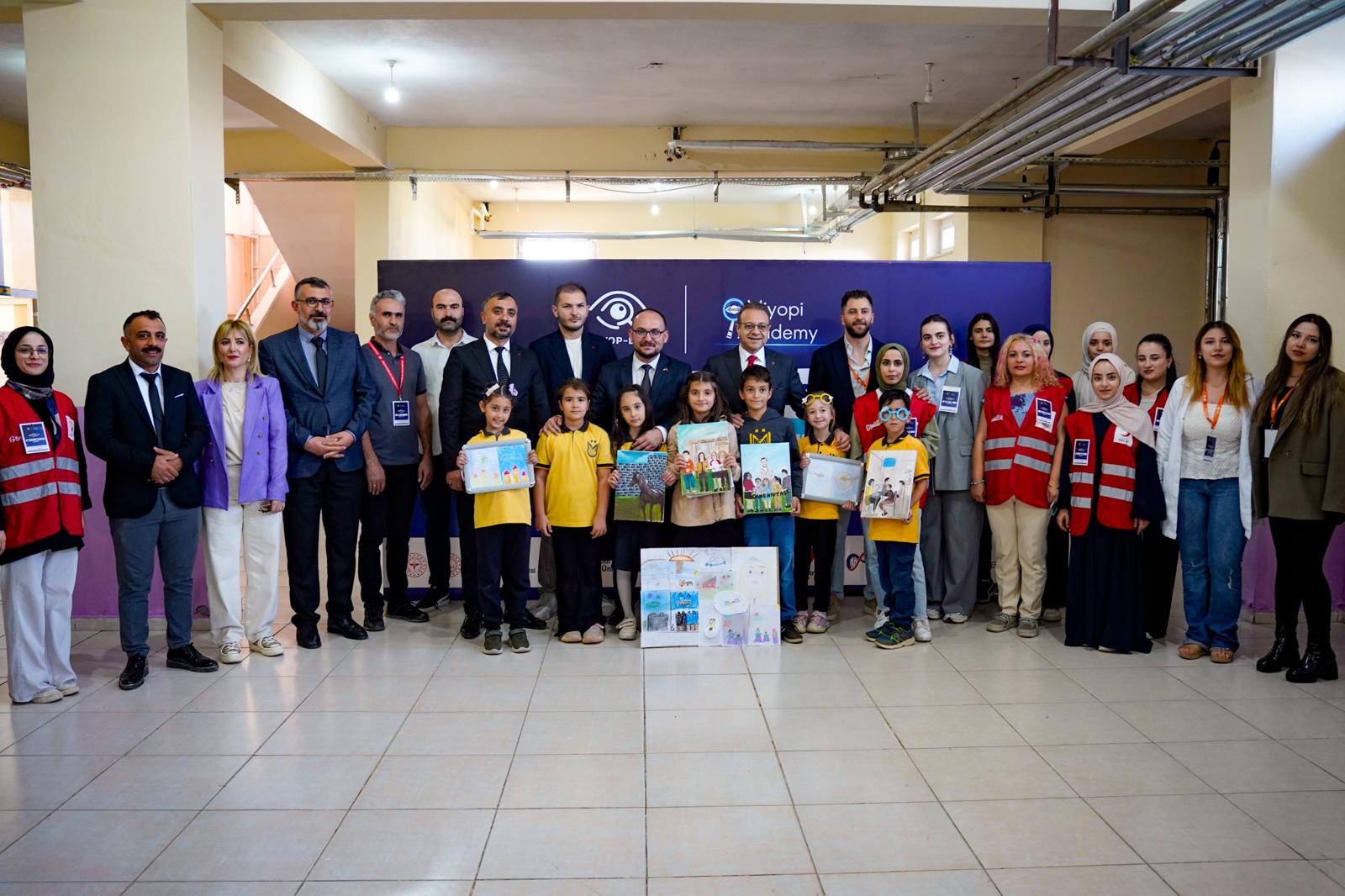 Öğrencilere göz taraması desteği Öğrencilere göz taraması desteği