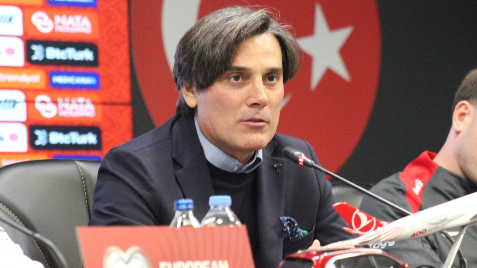 A Milli Takım Teknik Direktörü Montella’dan Berke Özer’e tepki: Bunun sonuçları olur 