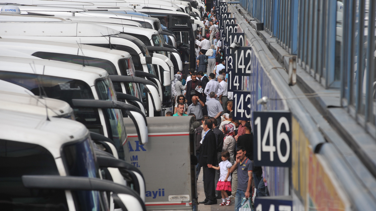 Ekspres sefer otogarı karıştırdı, yolcu az, kimi taşıyalım? Ekspres sefer otogarı karıştırdı, yolcu az, kimi taşıyalım?