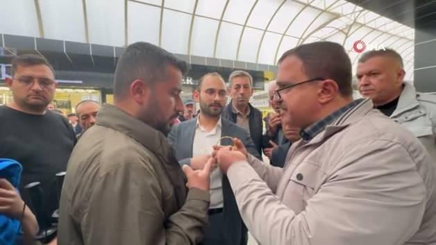 Sahte altın ile kuyumcuyu dolandırmaya çalışan kadın yakayı ele verdi