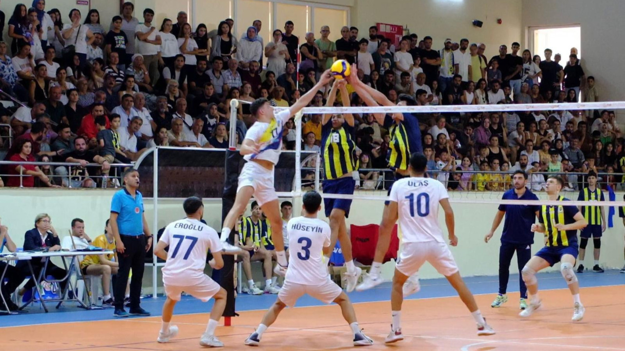 Voleybol erkekler liginde Yücelen Anamurspor fırtınası… Voleybol erkekler liginde Yücelen Anamurspor fırtınası…