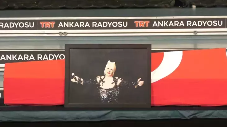 Usta sanatçı Muazzez Abacı’ya veda töreni düzenlendi