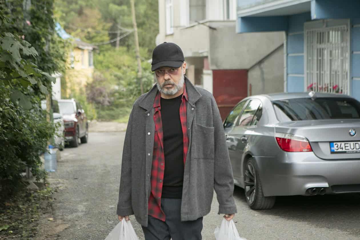 Arka Sokaklar bu akşam heyecanlı bir bölümle ekrana gelecek! Ali, eski karısı Pınar’ı kaçırıyor!