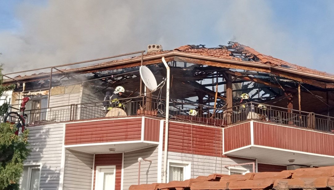 Denizli’de korkutan yangından 5 kişi kurtarıldı