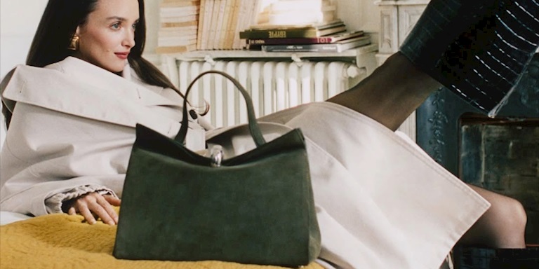 Jacquemus, Annesine Anlamlı Bir Çanta Tasarladı Jacquemus, Annesine Anlamlı Bir Çanta Tasarladı