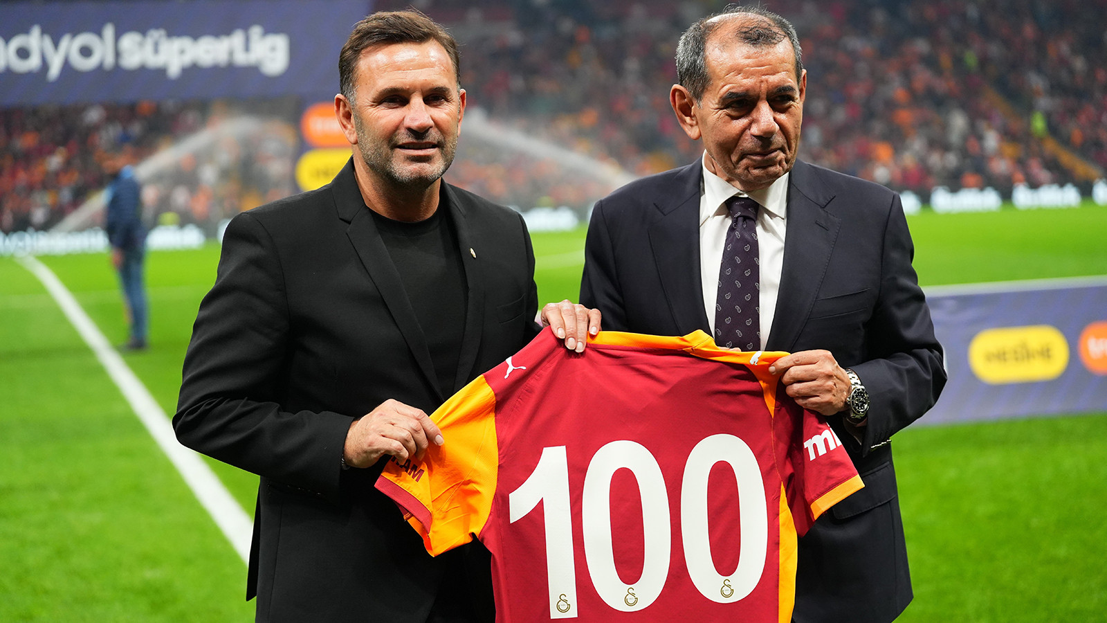 Galatasaray Teknik Direktörü Okan Buruk’a 100. galibiyet plaketi verildi